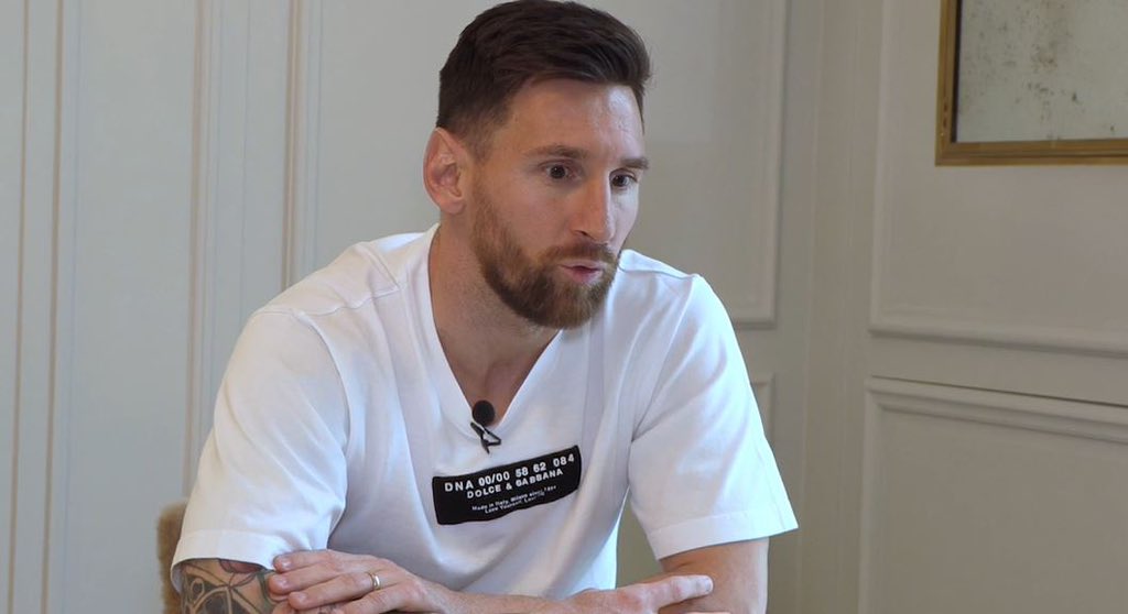 liamdahgoat's tweet photo. What's the best shirt you've ever swapped in your life? 

Leo Messi: "Honestly, I don't remember well, but I think I have Zidane's shirt from his Real Madrid days." ✨🇫🇷 https://t.co/UkSMyBey8K