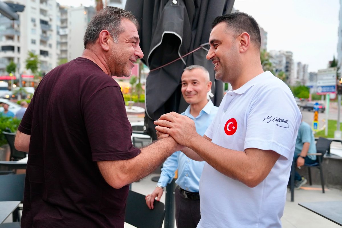 emrahkozay01's tweet photo. Güzelyalı Mahallemizde esnafımızı ziyaret ettik, hemşehrilerimizle selamlaştık, taleplerini ve önerilerini dinledik.

Mahallemizin ihtiyaçlarını yerinde tespit ederek, yapılacak çalışmalarla ilgili ekiplerimizle değerlendirmelerde bulunduk.

Her mahallemizde olduğu gibi Güzelyalı’da da çalışmaya, dinlemeye ve birlikte üretmeye devam ediyoruz 🤝