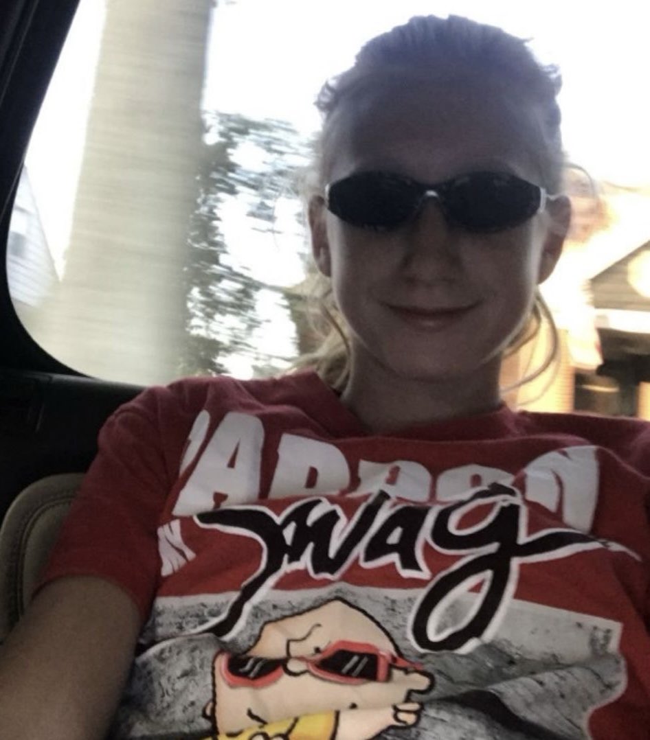 lottienatslover's tweet photo. fame didn’t change her🥹 https://t.co/XXLRzFTlRO