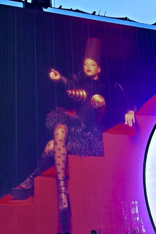 lousrequiem's tweet photo. Only a fool could want the old beyonce back when we’ve gotten this https://t.co/wAWPwT8Rw9