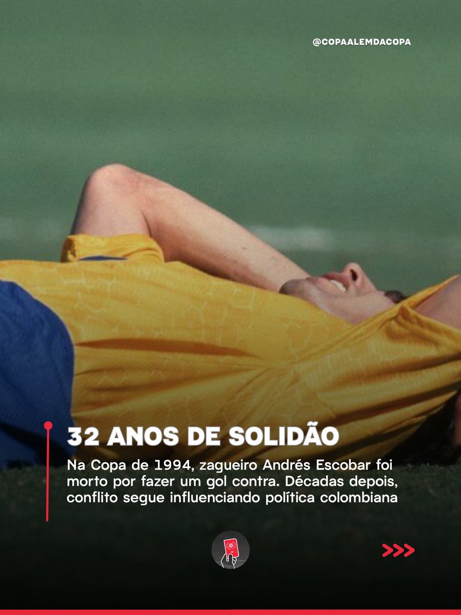 copaalemdacopa's tweet photo. Quando a Colômbia volta a jogar uma Copa do Mundo nos EUA, é impossível não lembrar de Andrés Escobar. Um desdobramento trágico da violência que permeou o país nas décadas de 1980 e 1990 e ainda dita os rumos da política hoje.

Em 1994, a Colômbia chegou à Copa como uma das grandes favoritas, mas logo frustrou as expectativas. Uma derrota pra Romênia na estreia foi seguida de outra pros EUA, considerados muito inferiores, com um gol contra de Escobar.

À época, o zagueiro do Atlético Nacional era cotado como contratação do Milan, pra substituir Franco Baresi. A imagem dele caído na grama, arrasado depois de fazer um gol contra, acabou se eternizando por conta do que se seguiria.

Quatro dias após voltar à Colômbia, ele foi provocado na saída de uma casa noturna em Medellín por ter marcado um gol contra. Os agitadores eram os irmãos Santiago e Pedro Gallón Henao, conhecidos traficantes locais. Ao dar ré no seu carro pra ir até eles e exigir respeito, foi executado com seis tiros.

Humberto Muñoz Castro, segurança dos irmãos, confessou ter sido o autor dos disparos. Ficou preso por 11 anos, enquanto os Gallón Henao passaram apenas 15 meses na cadeia como cúmplices.

Escobar foi uma vítima a mais da era da dominância dos cartéis na Colômbia. O país já vivia um conflito armado há décadas, mais voltado a áreas rurais, mas os cartéis o urbanizaram.

Esse conflito não se resolveu com um combate intenso a esses cartéis. Na verdade, depois de tantas décadas, a Colômbia buscou outro caminho, baseado na negociação, um processo que se coroou em 2022 com a eleição de Gustavo Petro, 1º presidente de esquerda do país, sob a promessa da “paz total”.

Incapaz de entregar esse projeto, Petro viu há alguns dias seu indicado a sucessor perder para o direitista Abelardo de la Espriella, por menos de 1% dos votos. De La Espriella tem um plano diferente: fala em “guerra total”, o que deve garantir algumas vitórias midiáticas de início, mas dificilmente resolverá o problema estrutural do conflito colombiano.

De Andrés Escobar, fica a conexão entre as vítimas dessa guerra e o futebol. Em 1994, como colunista convidado do jornal El Tiempo pra cobertura da Copa, ele escreveu em seu último texto: “vejo vocês em breve, porque a vida não termina aqui”. À época, parecia estar falando apenas da Copa do Mundo.