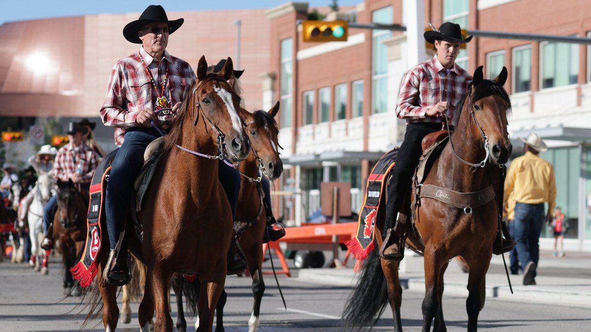 NHLFlames's tweet photo. .@calgarystampede Parade snapshots 🤠 https://t.co/fpsokALE0S