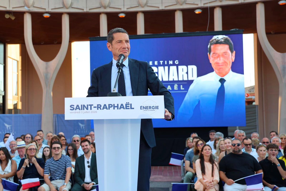 Nouv_Energie's tweet photo. 🇫🇷 Près de 2000 personnes étaient réunies hier à @VilleStRaphael pour le grand meeting de lancement de campagne de @davidlisnard.

Pour la Grande France ! https://t.co/Xjc4dMwB8d