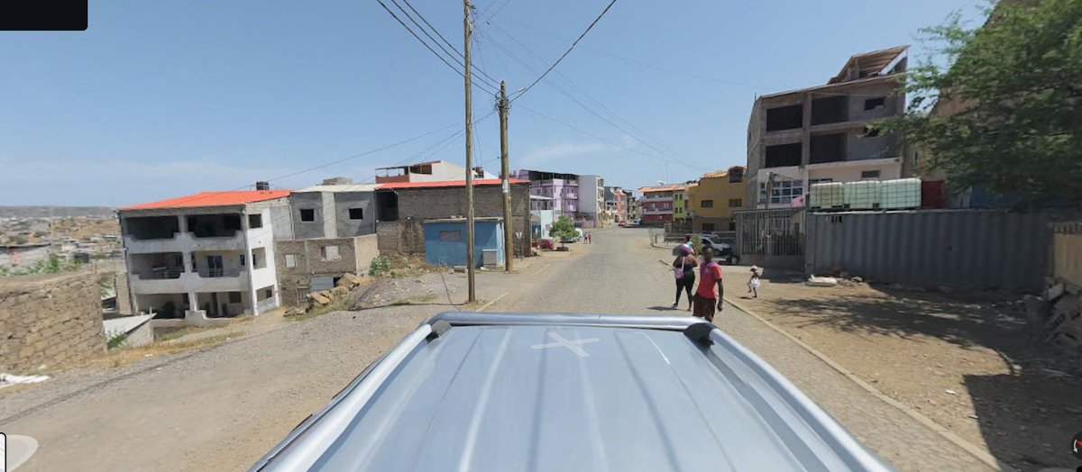 Luis_Endera's tweet photo. Me he metido con el Google Maps... OS JURO que el primer sitio que he visto, es un país muy humilde, por lo que parece https://t.co/vbhV9tyHgu