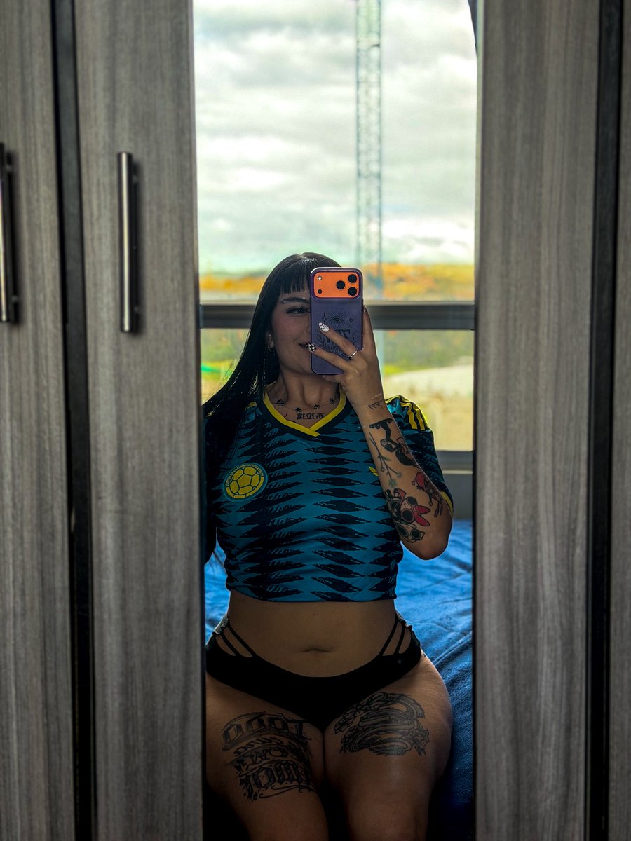 _vallboo's tweet photo. ¿Cuánto queda el partido hoy? 💋💙🫰🏻🇨🇴 

#latina #mundialdefútbol2026 #colombia  #viral https://t.co/D0VEZciIyB