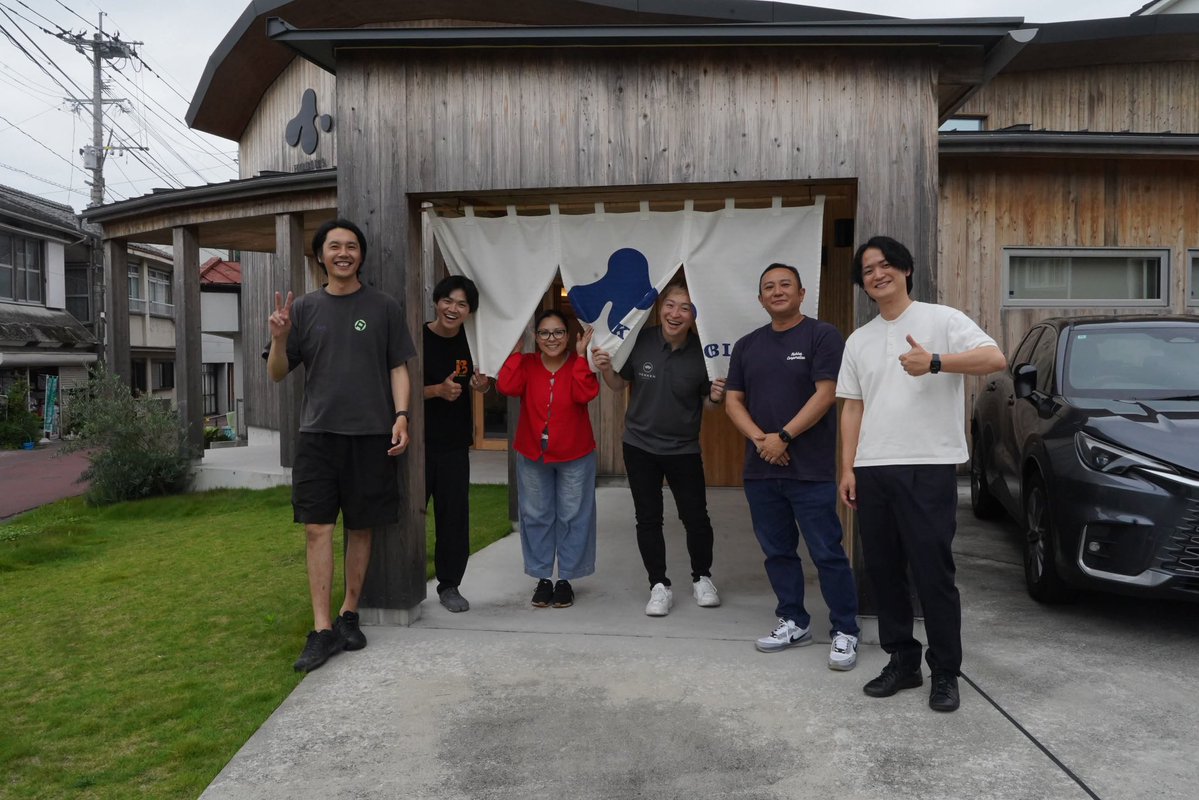 DENKEN1960's tweet photo. 鹿児島の小平さんにお邪魔しました。

勘太さんに10時間ぶっ通しでお話しいただいて。

ここに小平本社がなかったらこの地域に人が集まる光景がなかったんだと思ったら

本当に地域経営されてる方々は尊い。

そこに「在る」ということ

本物や https://t.co/YacnS1hLLH