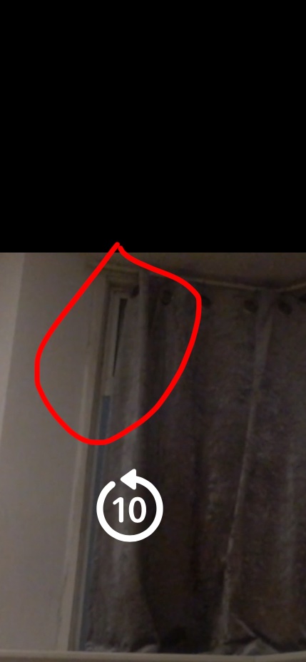 freebenmitchell's tweet photo. It is look at the small windows that open round the top you can see it on his stream https://t.co/j0y7WxAt9y