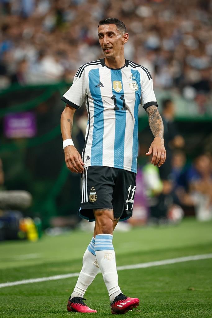 nebur0211's tweet photo. A falta que faz este senhor jogador https://t.co/Aqe5AqAnGO