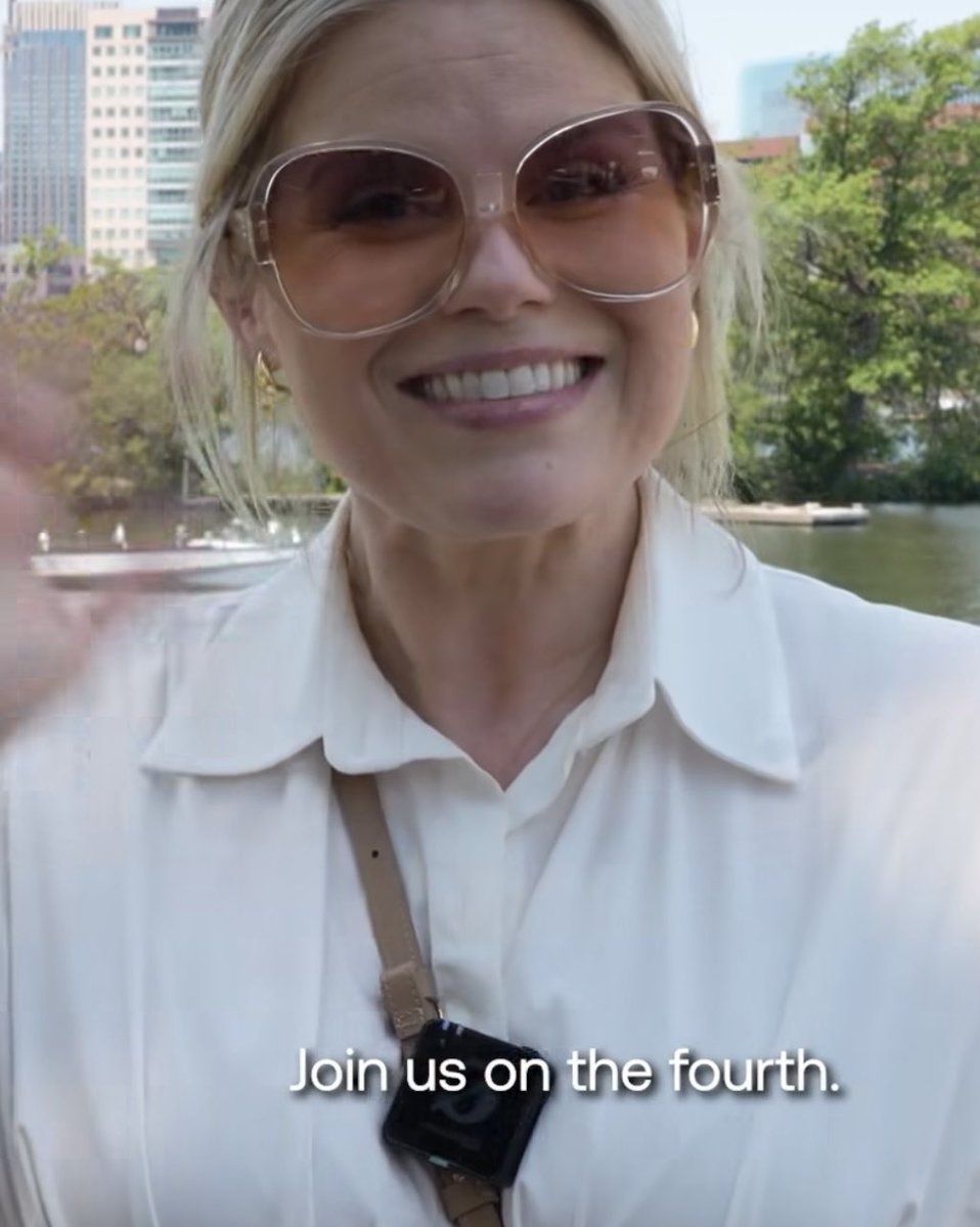 ddraiocht's tweet photo. her big ahh glasses I LOVE HER SO MUCH https://t.co/gTM8103vmq
