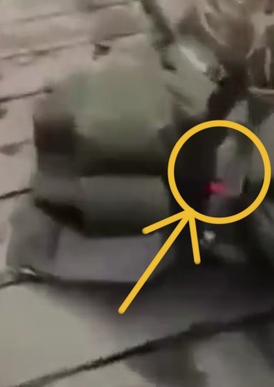 Foutage2Gueules's tweet photo. @bassanets C'est des soldats Ukrainiens, d'ailleurs on les reconnaît avec les uniformes que portent l'Ukraine et surtout avec leurs beaux drapeau rouge et noir qui glorifient Bandera. Regardez c'est des drapeaux de l'UPA, les même qui ont assassiné et commis le génocide des Polonais. https://t.co/PaW2tcMXH7