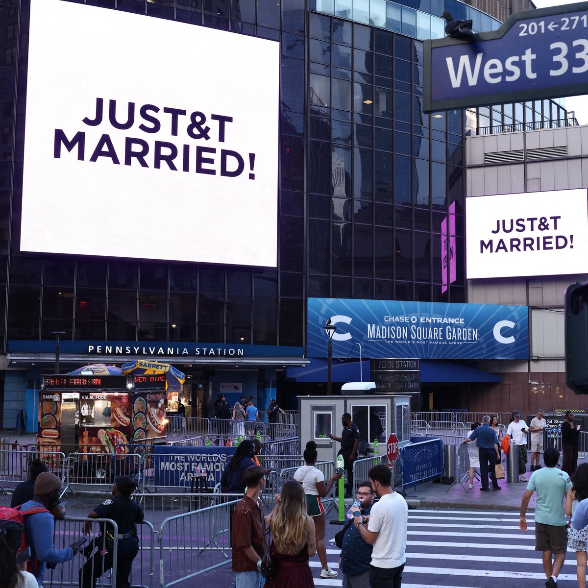 deuxmoiworld's tweet photo. Taylor and Travis wore Christian Dior Haute Couture, custom Christian Louboutin shoes and Taylor wore Cartier jewels. No wedding party. Just Austin Swift &amp; Jason Kelce and Adam Sandler officiated. https://t.co/XgeyEhY1kW