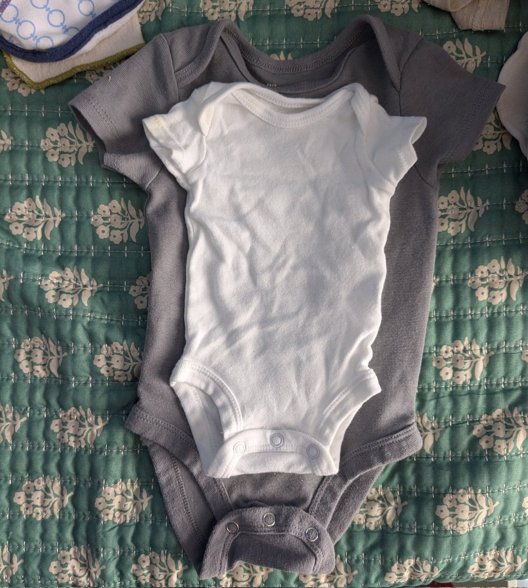 glisine's tweet photo. i pulled out my baby's old preemie onesies to give away... don't even talk to me rn 😭😭😭 https://t.co/tQHTbuVbjI