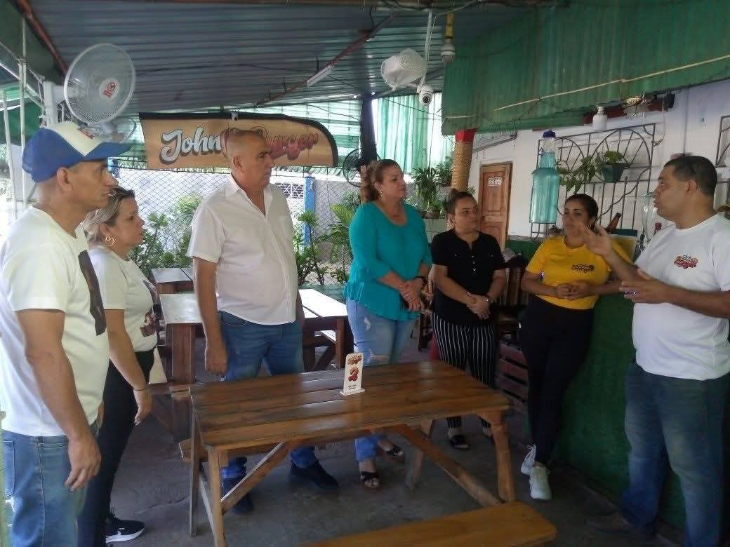 LorenzoOsbel's tweet photo. En la creación de la sección sindical de la MIPYME Catalaya,  se ratificó el compromiso de esta para contribuir con el desarrollo  del territorio y ayudar también en lo social, no solo en lo económico #LasTunas #PorLasTunasLaVictoria #SíSePuede https://t.co/awwzODvpxp