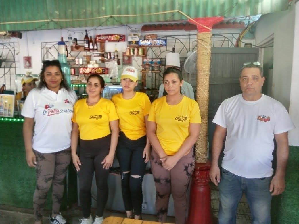 LorenzoOsbel's tweet photo. En la creación de la sección sindical de la MIPYME Catalaya,  se ratificó el compromiso de esta para contribuir con el desarrollo  del territorio y ayudar también en lo social, no solo en lo económico #LasTunas #PorLasTunasLaVictoria #SíSePuede https://t.co/awwzODvpxp