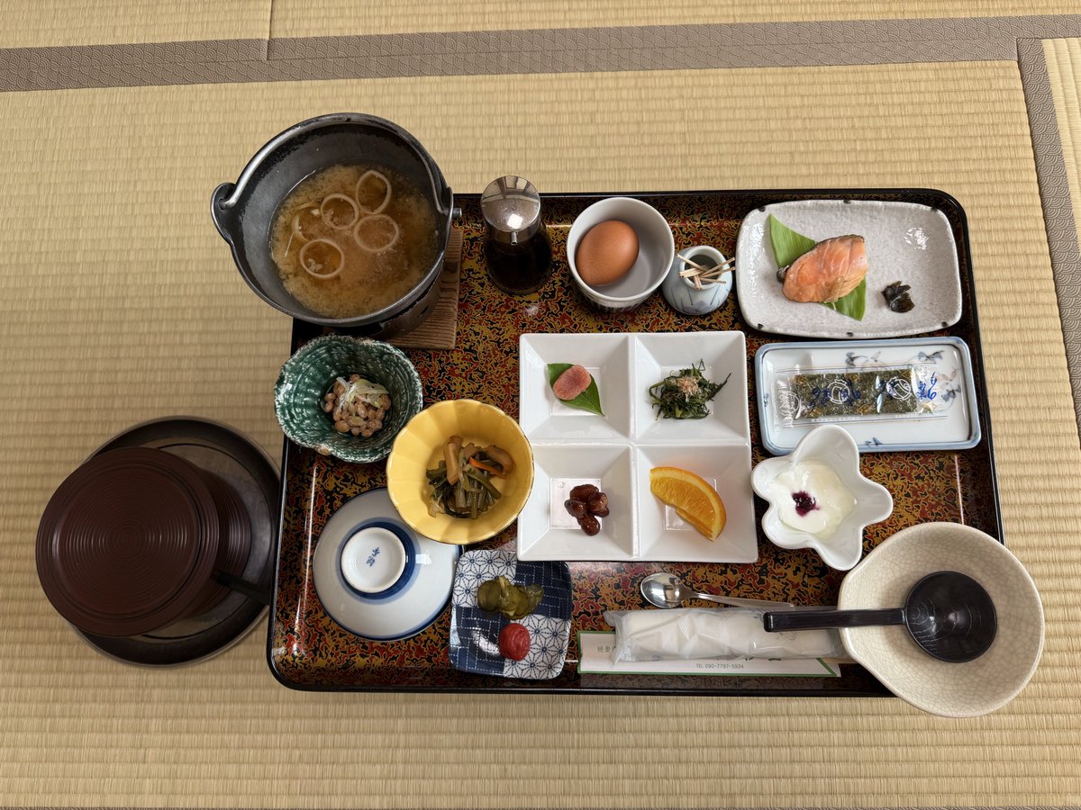 fuyakeru_onsen's tweet photo. 朝食はお米のアテがたくさん。量も適量でした‼️
運転無ければ飲むのに、、、🤤 https://t.co/BxCQIXbTyU
