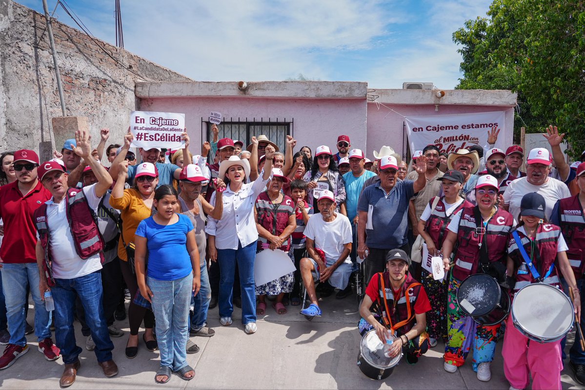 CelidaLopezc's tweet photo. Siempre es un gusto estar en Cd. Obregón. Muchas gracias a los vecinos de la colonia Cajeme por seguir defendiendo a la Cuarta Transformación. Seguiremos caminando y escuchando a nuestra gente. ❤️#ConElPuebloTodo https://t.co/zecSJjavdX