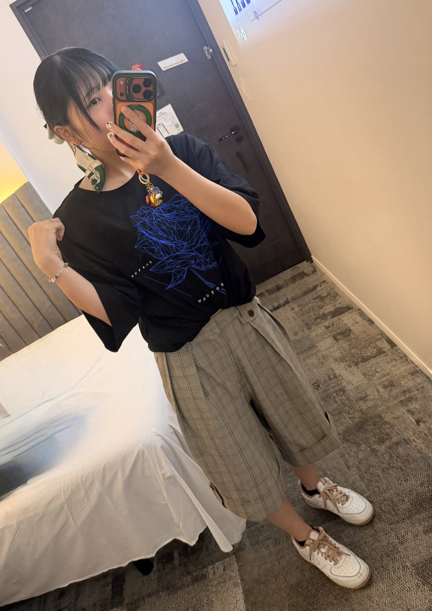 rrrr__0201's tweet photo. 待ちに待ったLIVE🌹

イベントで買ったTシャツにスティッチのスクバにAdoちゃんグッズつけまくった🥹ᩚ

楽しみ😊

 #AdoLIVE https://t.co/vEUJkqu8uW