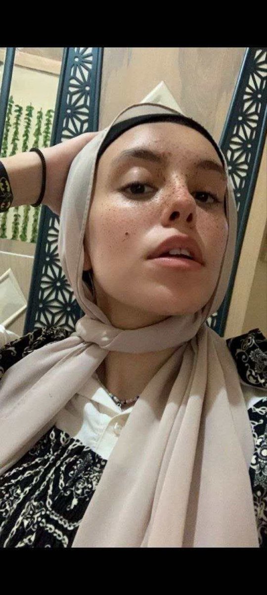 shakira tweet media