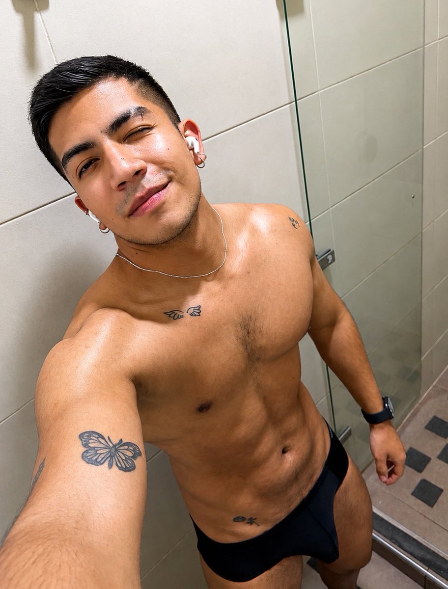 camilofuentesx's tweet photo. bizarre, period https://t.co/DuFKzIhU3s