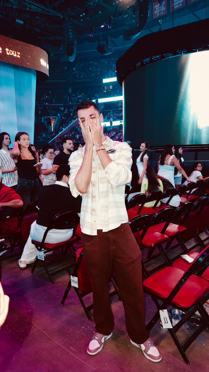 infoari's tweet photo. INFOARI PRESENTE NA NOITE DE HOJE 🇧🇷 https://t.co/11GX2inMu3