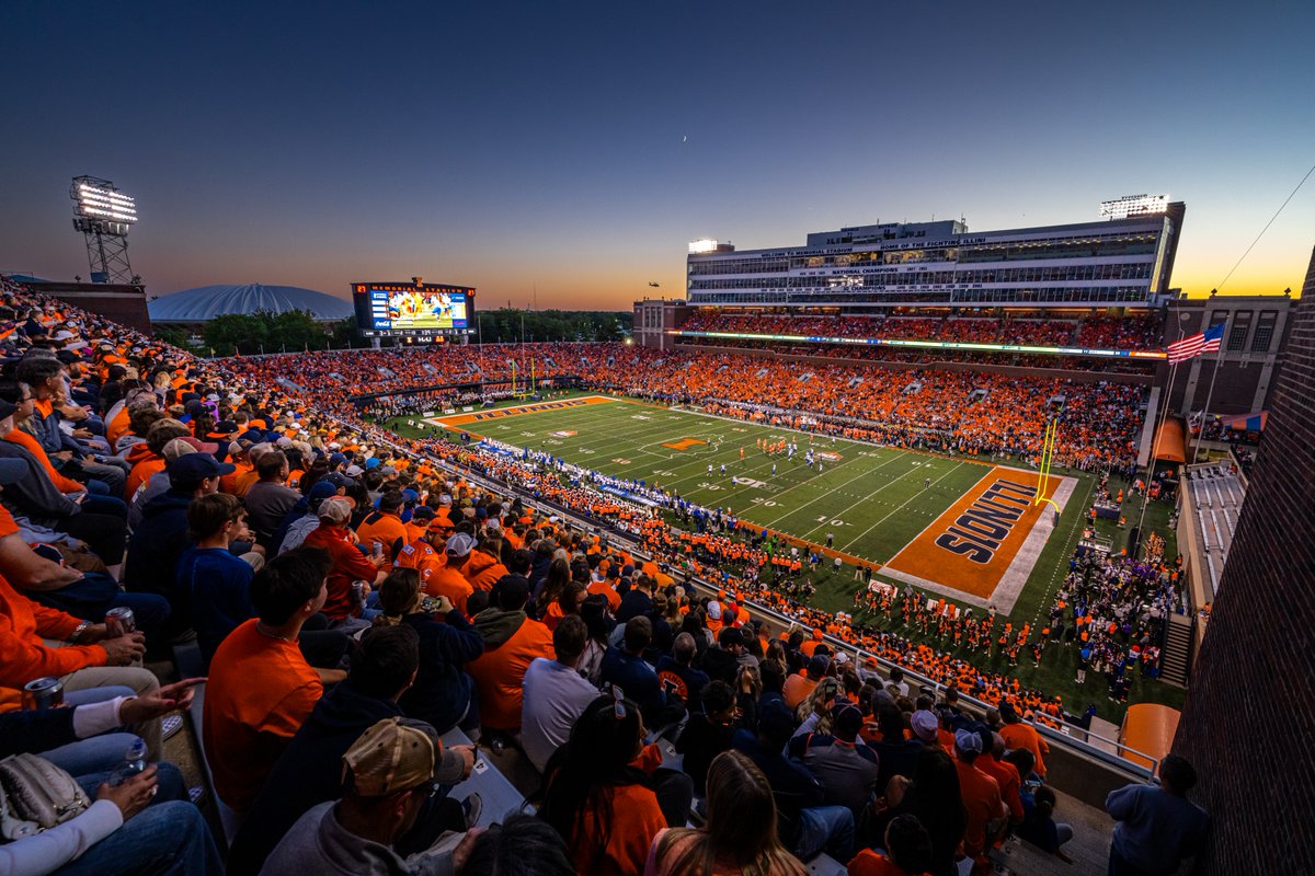 UofIllinois's tweet photo. Only two months away from this view. 🏈 https://t.co/raCQdEziWa