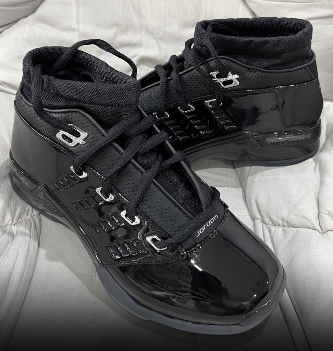 SneakerScouts's tweet photo. Release Date: Air Jordan 17 Low SP 'Black Patent' - August 8, 2026 |$245| 

https://t.co/jyzTfbANxm https://t.co/XXQbBCSPGN