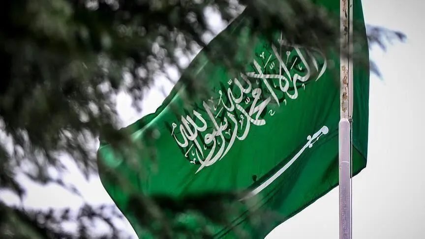 akalghanim11's tweet photo. بعد ساعات من زيارة نائب وزير خارجية #السعودية إلى #طهران من أجل تأدية مراسم عزاء الهالك #علي_خامنئي في جمهورية #ايران .

هدّد من السعودية، اللواء الركن تركي المالكي،
جماعة #الحوثي التابعة لإيران في #اليمن وقال:

بأن التحالف بقيادة #السعودية -سيضرب وسيرد بكل حزم وقوة غير مسبوقة- للتصدي لأي محاولات حوثية تستهدف المملكة ومواطنيها ومقدراتها الوطنية.