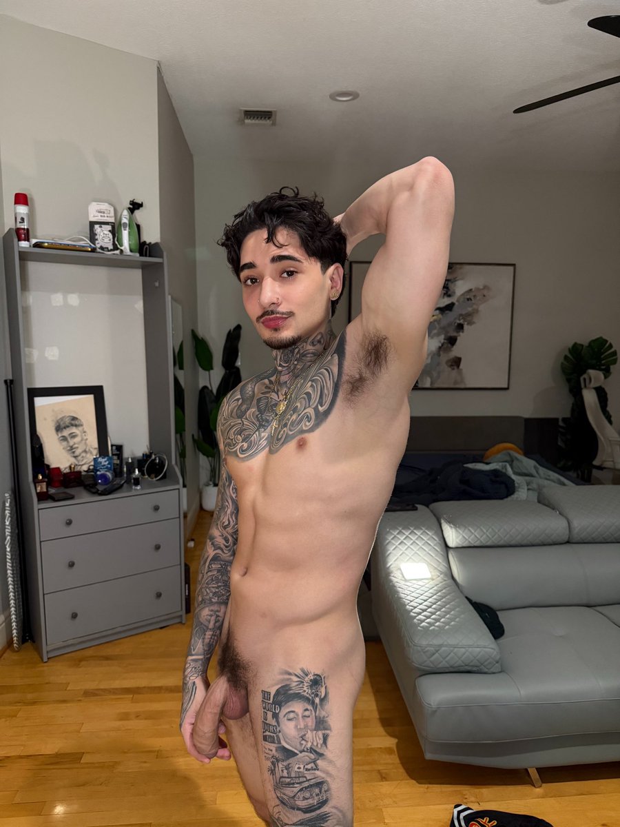 Strip4jon98's tweet photo. How do I look like 
#explorepage #hotcontent #explorepage #gay https://t.co/QIn2Ad9X62