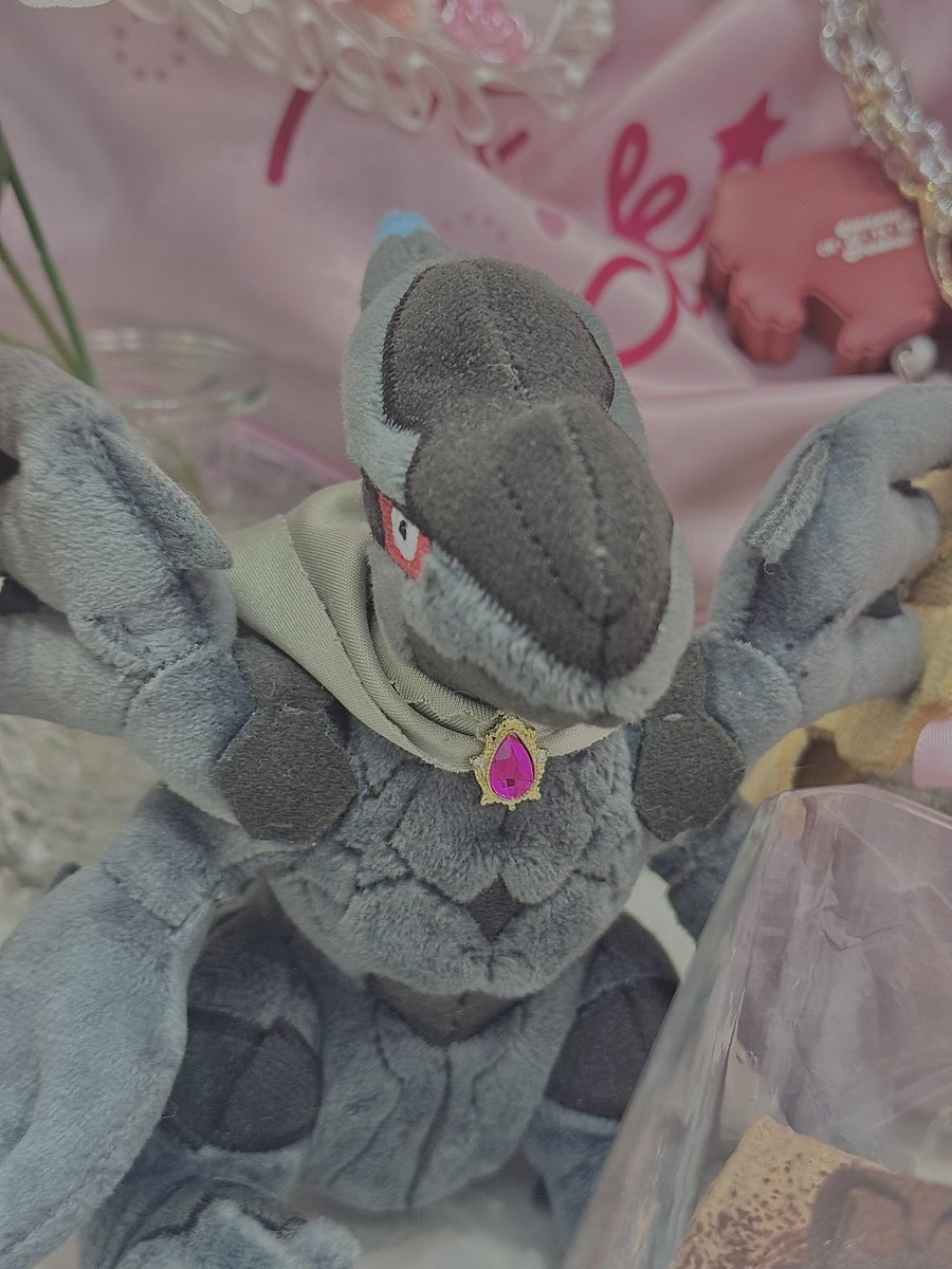 peachcreema's tweet photo. I brought him home today! And went for cake! <33 https://t.co/Yqrw9hVCgr