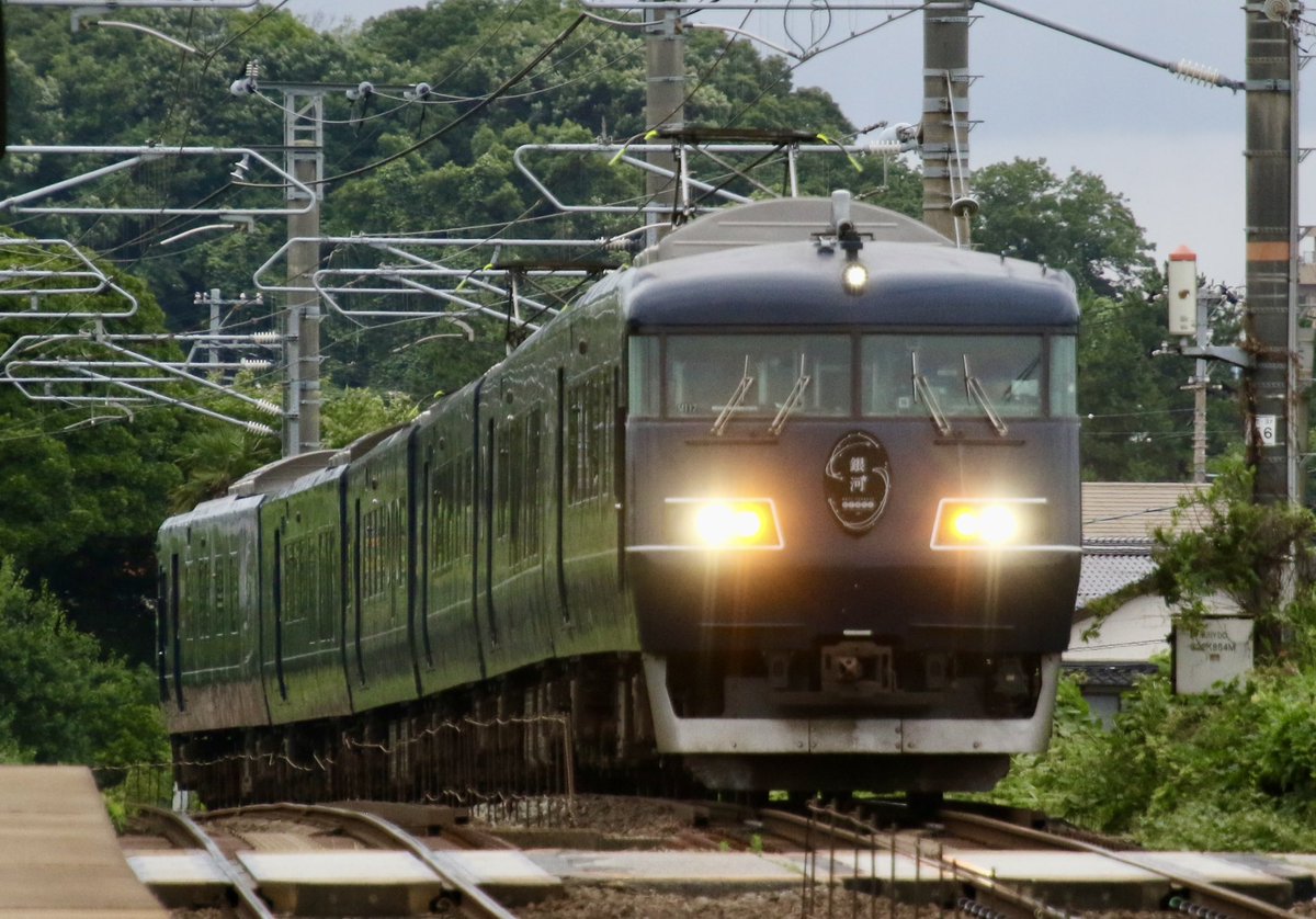 HIDE58_89's tweet photo. WESTEXPRESS銀河
やっと見れたけど、
117系とカラーが最高ですね。 https://t.co/3cCuHRyifk