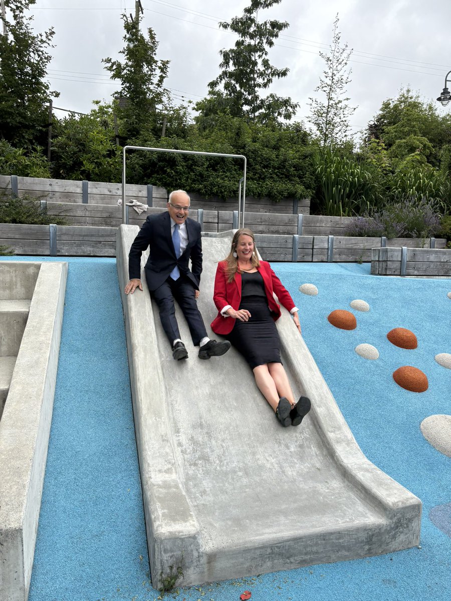 christineeboyle's tweet photo. 🚨 New seniors housing in Coquitlam 

We broke ground on 158 new rental units for seniors at two locations in Coquitlam, ready for move-in starting in 2027!

• 290 Laval Square (right by services at Maillardville Community Centre!)
• 443 Clayton Street

A #homesforpeople 🧵 https://t.co/0TylZSrszE