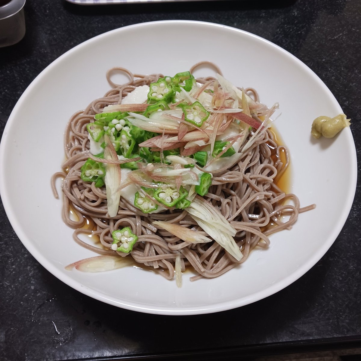 HEYZPAPA's tweet photo. 7月3日金曜日

とろろぶっかけ蕎麦

オクラとミョウガがゼツミョウw https://t.co/lwlPwDzpNN