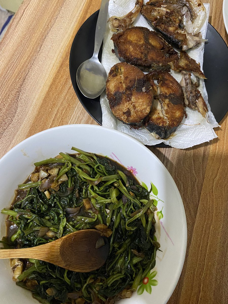 calcal0y's tweet photo. Mangaunnn 😋 https://t.co/CyHUggEDnZ