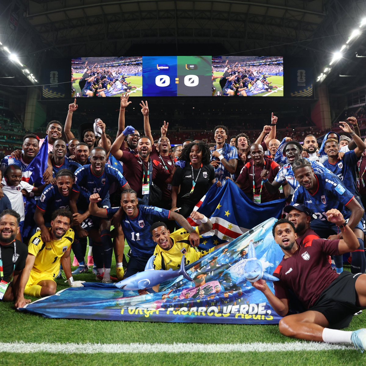 OficialSala12's tweet photo. Seguraram uma campeã do mundo.    Seguraram uma bicampeã do mundo.
E vão segurando uma tricampeã…

Simplesmente histórico. https://t.co/xKAKDrYu5R