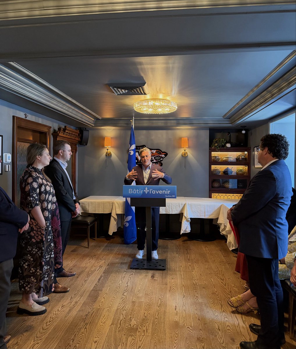 BDrainvilleQc's tweet photo. Notre Québec : LA destination gourmande. 🍽️📍

On a tellement de talents chez nous. 

Des restaurateurs passionnés. Des chefs talentueux. Des producteurs agricoles et des pêcheurs qui offrent des produits d'exception.

Aujourd'hui, notre gouvernement réinvestit 3 M$ dans La Table Ronde (organisme qui rassemble les restaurateurs du Québec), pour les aider à innover, à partager les meilleures pratiques et à faire grandir notre industrie. 👩🏼‍🍳

Rappelons que c’est La Table Ronde qui a fait venir le Guide Michelin au Québec! ⭐️

Grâce à cet investissement, une dizaine de projets structurants verront le jour pour aider nos restaurateurs à développer leurs entreprises, à attirer la relève, à mettre encore plus de produits d'ici dans nos assiettes et à faire rayonner le savoir-faire québécois.

C'est bon pour nos entreprises, bon pour nos régions et bon pour l'économie du Québec. 🙌🏼

👉🏼 https://t.co/WA0AKSZwz7