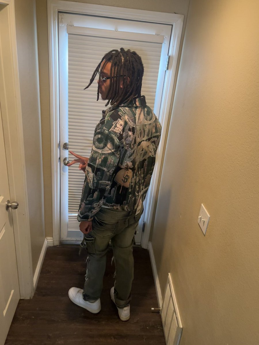 dathuggaP's tweet photo. Come Get On My Roster👀😏🦍 #t3dada https://t.co/i3OC3Z3RWs