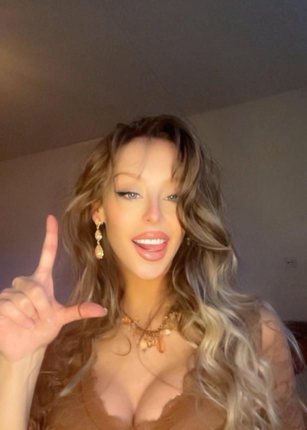Payupyoupiggy's tweet photo. You’ve worked all day.

You’re tired.

You’re horny.

You’re susceptible.

You stare. Just a moment too long.

All of the sudden. It has been an hour. 

You’re in a puddle of cum. Your bank account has been depleted.

All you know is that you crave more😈🦠

#Findom #paypig https://t.co/uYLIwG8hW1
