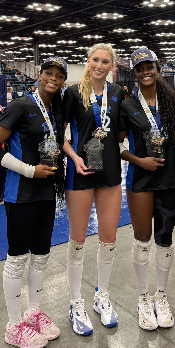 TAVVolleyball's tweet photo. Congrats to our #TAV16Black athletes named to the USA Volleyball 16 Open All-Tournament team! #GoTAV
MVP: Maya Ogbogu (Allen HS/Texas A&M)
All Tournament: Sarah Floyd (Highland Park HS/Texas) & MC Crutcher (Mansfield HS) https://t.co/iR1K2OYWhl
