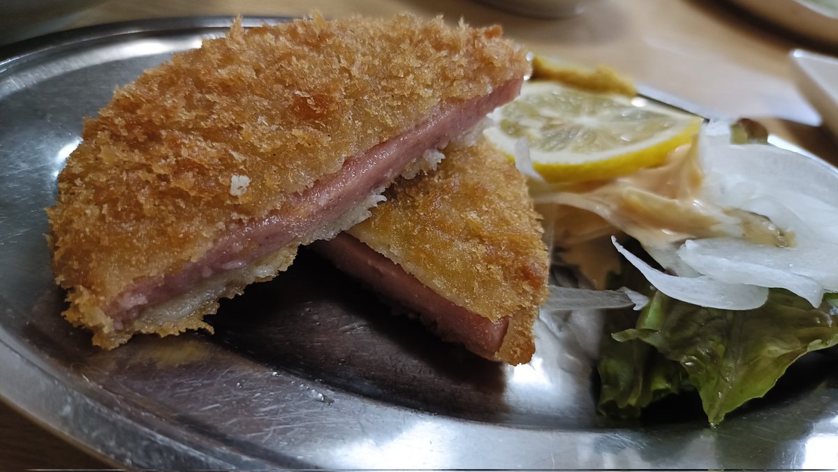 jeehades14's tweet photo. 今週も一週間お疲れ様でした。

牛すじ煮込みの写真だけ、エンカウント時の演出みたいになってしまった。 https://t.co/wjsghVH3tp