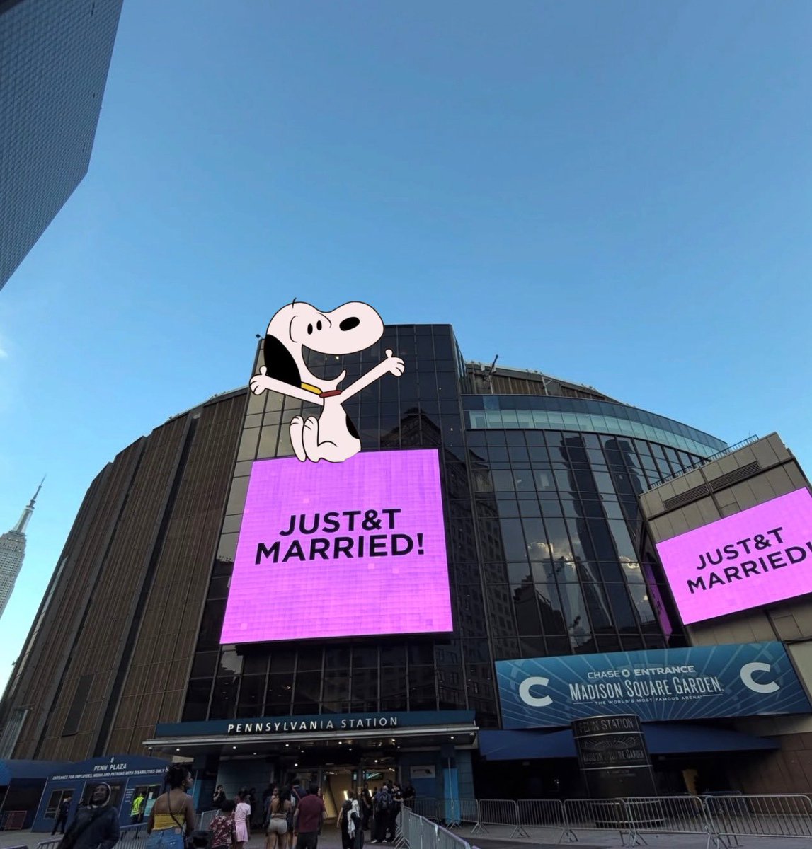 taysnoopys's tweet photo. taysnoopy 💍👰‍♀️! https://t.co/D744y7H2bM