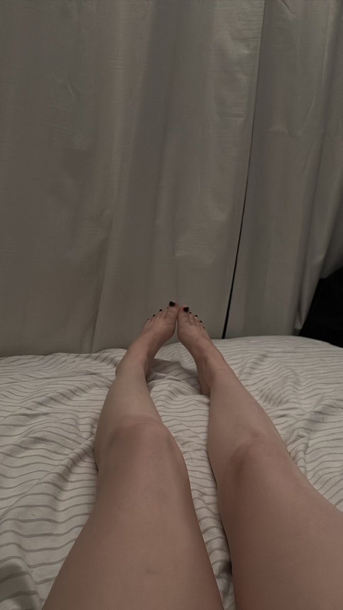 ChaindBySociety's tweet photo. Mani pedi tomorrow (: who’s buying? https://t.co/HOl49iIU2F