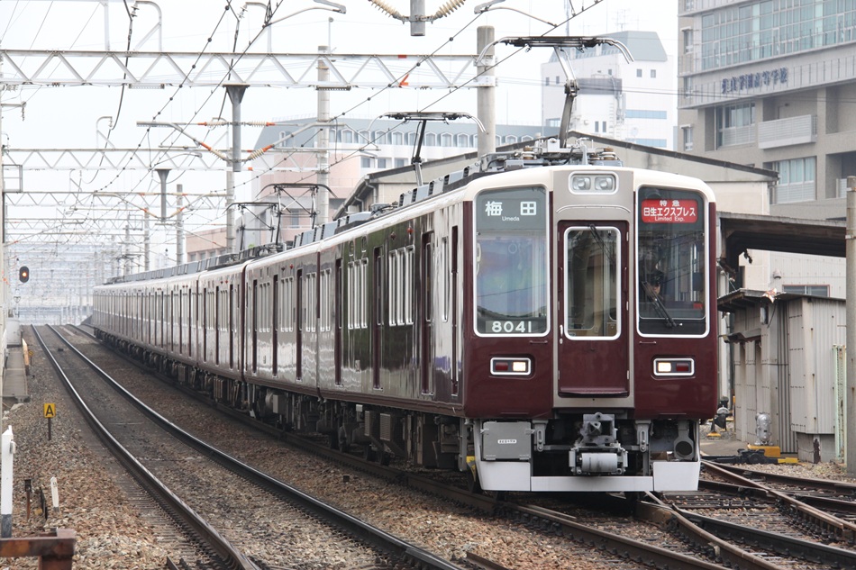 korokesaiko's tweet photo. 2010年頃はデカ幕車の文字大が残ってましたが過渡期のようで文字小の車両もいてました。 https://t.co/iPTmn3jlTc