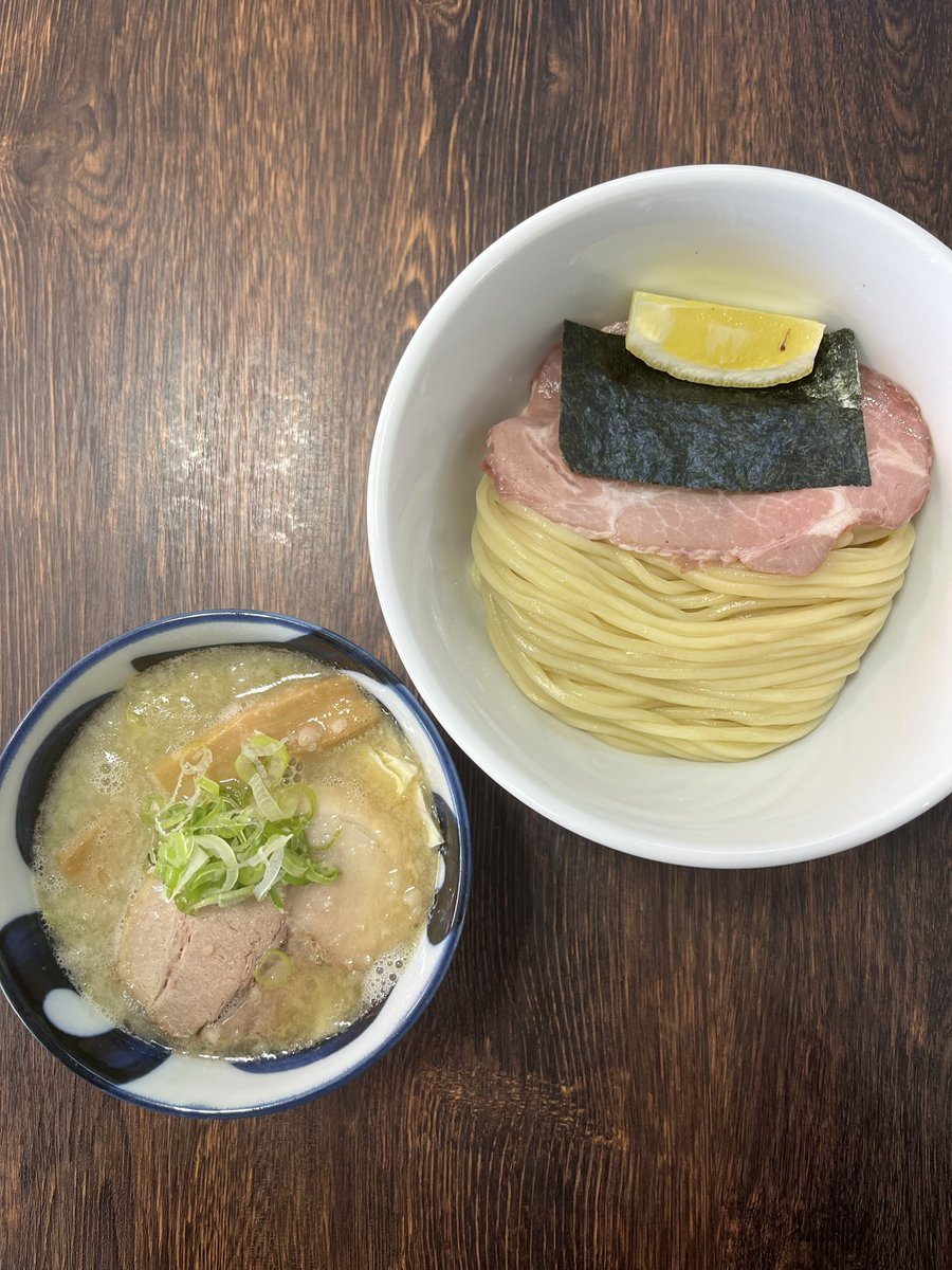 daikinboshi2020's tweet photo. おはようございます。
7月4日(土)
醤油らぁ麺
塩らぁ麺
煮干しらぁ麺
昆布水つけ麺
限定『背脂鶏つけ麺』

久しぶりに土曜日に人気のつけ麺やります！
今日は正油か塩で選んでいただきます！
本日も1日宜しくお願いします。 https://t.co/FY7ueqK9ga