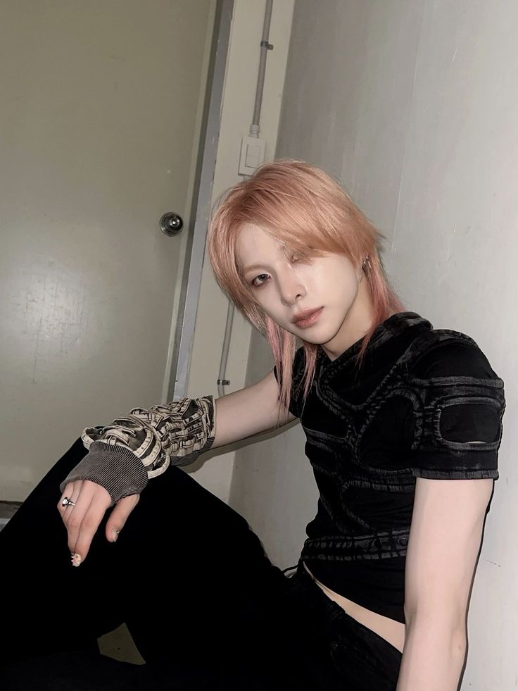 bequeerdocrimes's tweet photo. jiho – lookatme https://t.co/rRCrAw64YY