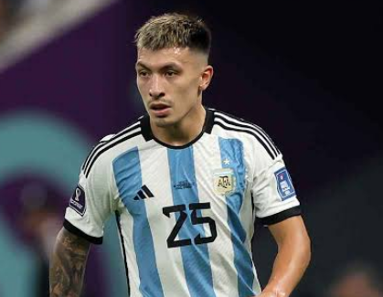 chorumedogremio's tweet photo. 🚨O zagueiro argentino Lisandro Martinez acaba de ultrapassar Cristiano Ronaldo em G/A em mata-matas de Copa do Mundo.

Cristiano Ronaldo: 1
Lisandro Martinez: 2

LEÃO DE CABO VERDE 🔥🔥🔥🔥🔥🔥🔥🔥 https://t.co/t0Yq4hkyfk