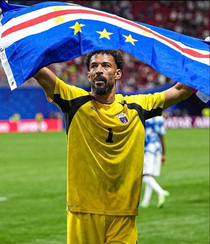 Gheefted_01's tweet photo. Argentina pudo haber ganado esta noche, pero el portero de Cabo Verde se ganó nuestros corazones.

Respeto para él, Vozinha. 🇨🇻 https://t.co/MrTaOTzZHa