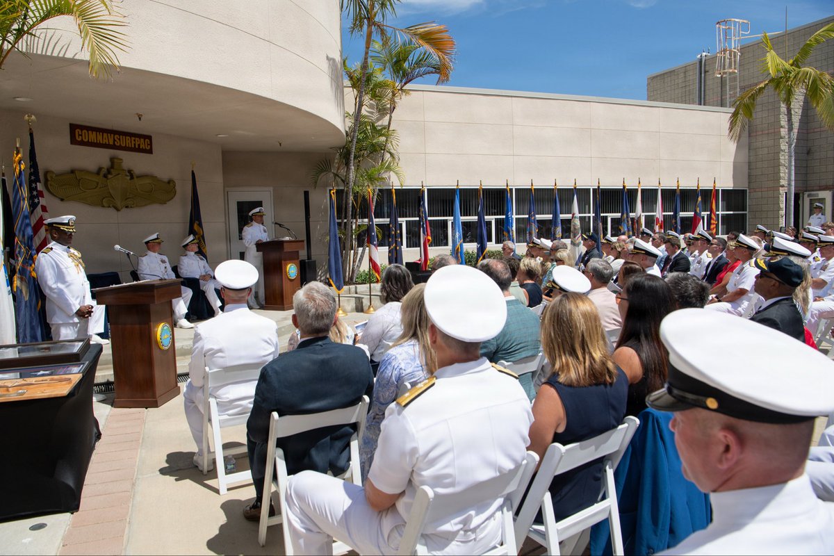 SurfaceWarriors's tweet photo. SWOBOSS Change of Command Ceremony 🫡🤝️⚓️
Fair winds and following seas to Vice Adm. Brendan McLane. Congratulations and welcome aboard Vice Adm. Joe Cahill! 🌟
#Warfighting | #Readiness | #ChangeOfCommand | #SurfaceWarriors
@USNavy | @USNavyCNO | @USPacificFleet https://t.co/uXk1pHKLoA