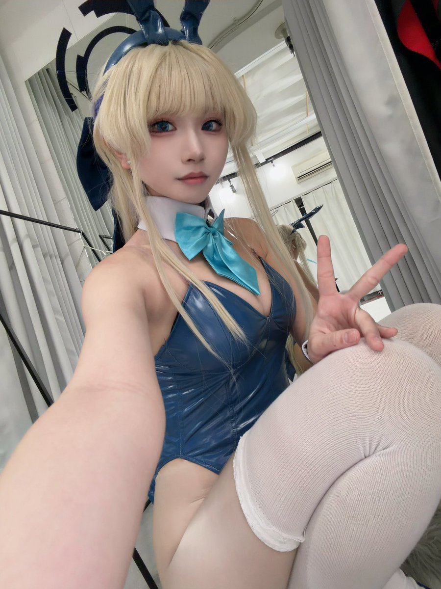 su__ii06's tweet photo. ✌️ #BlueArchiveCosplay https://t.co/d0vQFloVTC