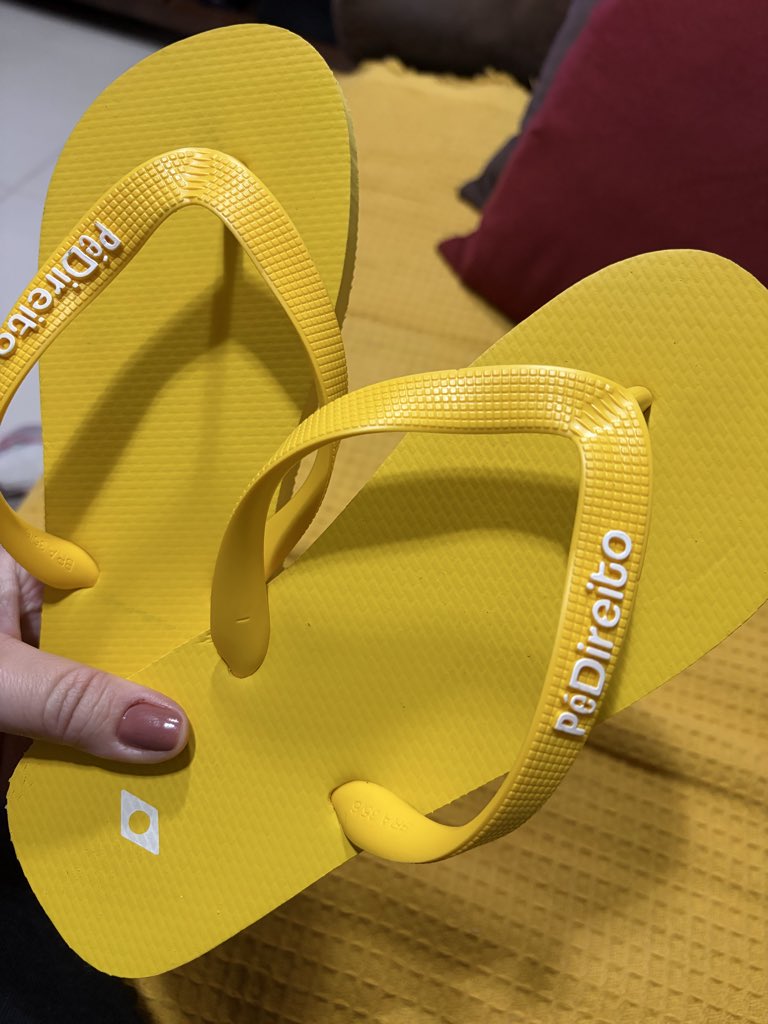 ptbasantos's tweet photo. Chegou e eu ameiiiii, agora sim 💪🏻🦶🏻🩴 🇧🇷 #PeDireito #UsepeDireito https://t.co/wLRcd2mn38