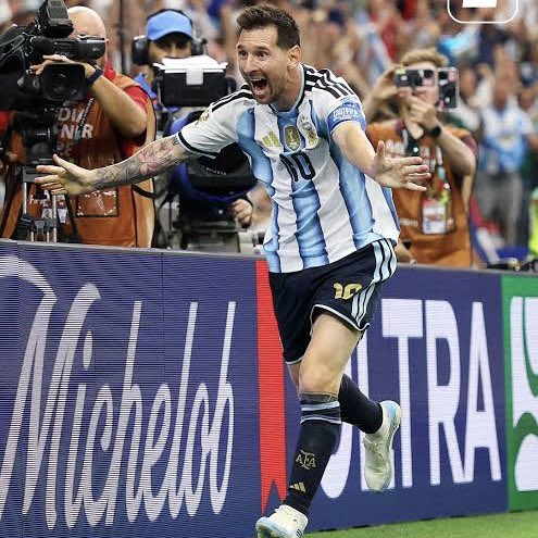 pivetemaromba's tweet photo. o brasil INTEIRO torcendo pra cabo verde e os cara da caze tv torcendo pra argentina é difudê https://t.co/fNt16iyoHL